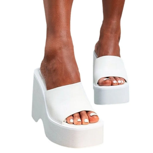 The Secret to Wearing Heels All Night (Without Pain!)